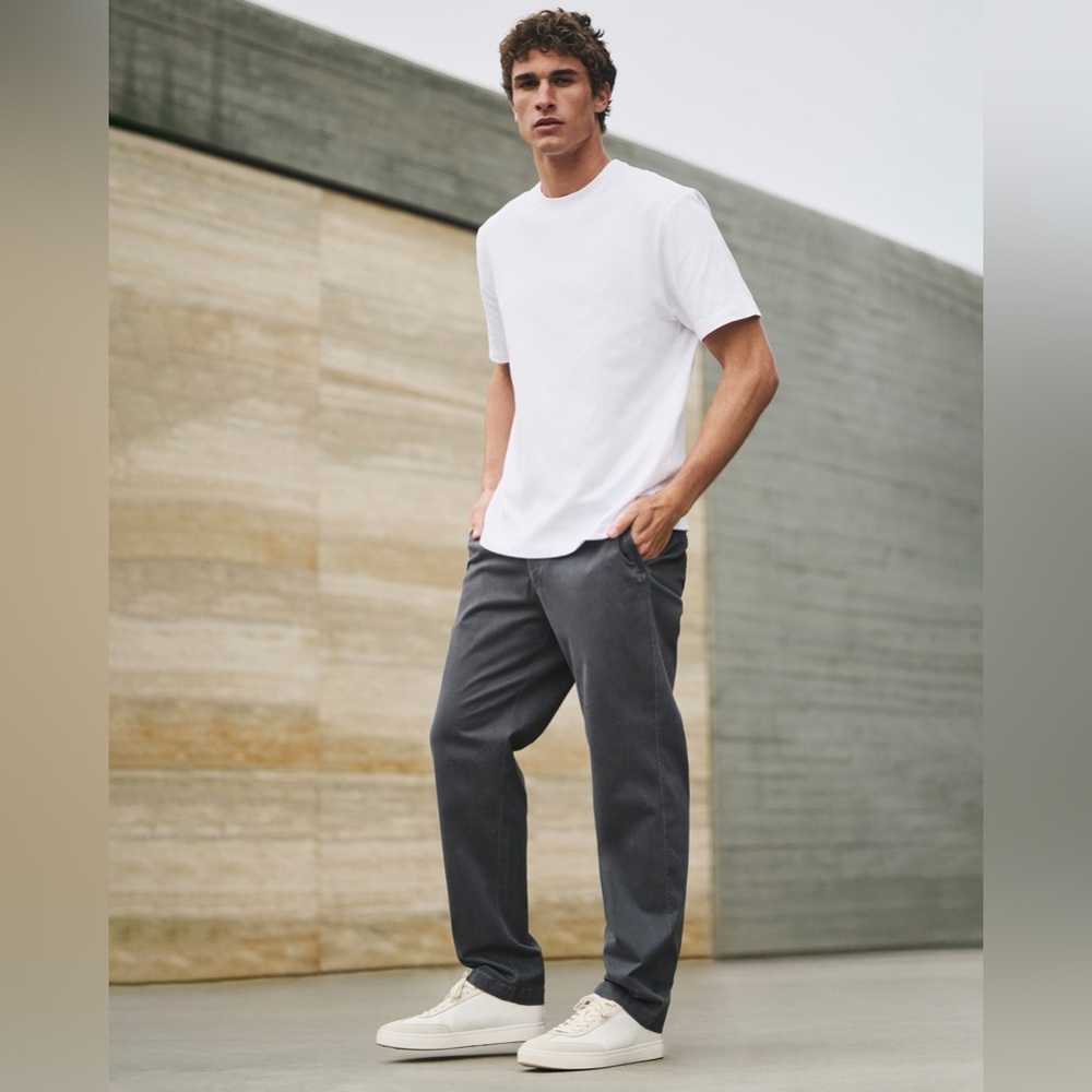 Vuori Men's Slate Gray Chinos
